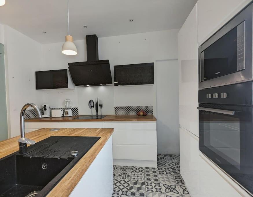 A 5Mn De La Reserve Africaine, Charmante Maison De Village Avec Patio Sigean Exterior photo